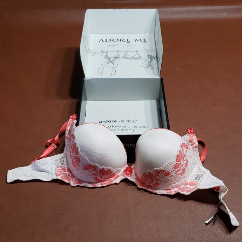 Adore Me 32DDD lightly padded underwire bra
